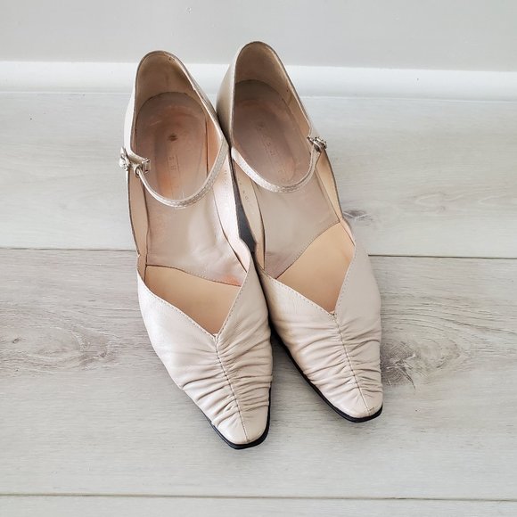 Women's Leather Heel Pumps, Size 9 - Picture 9 of 11